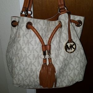 MICHALE KORS JET SET TOTE